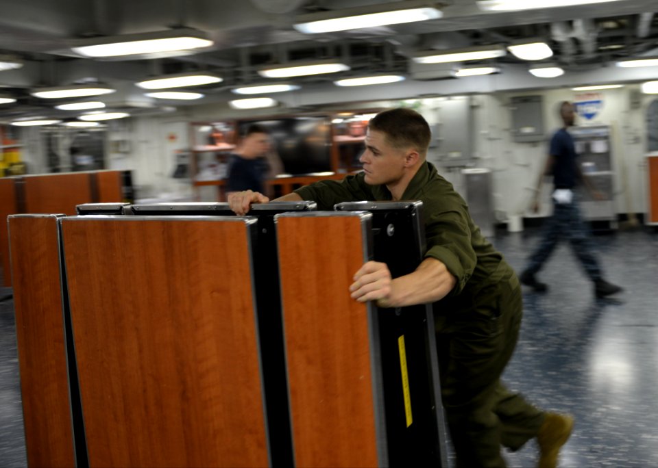 USS BATAAN (LHD 5) 140507-N-HO612-024 (14134048512)