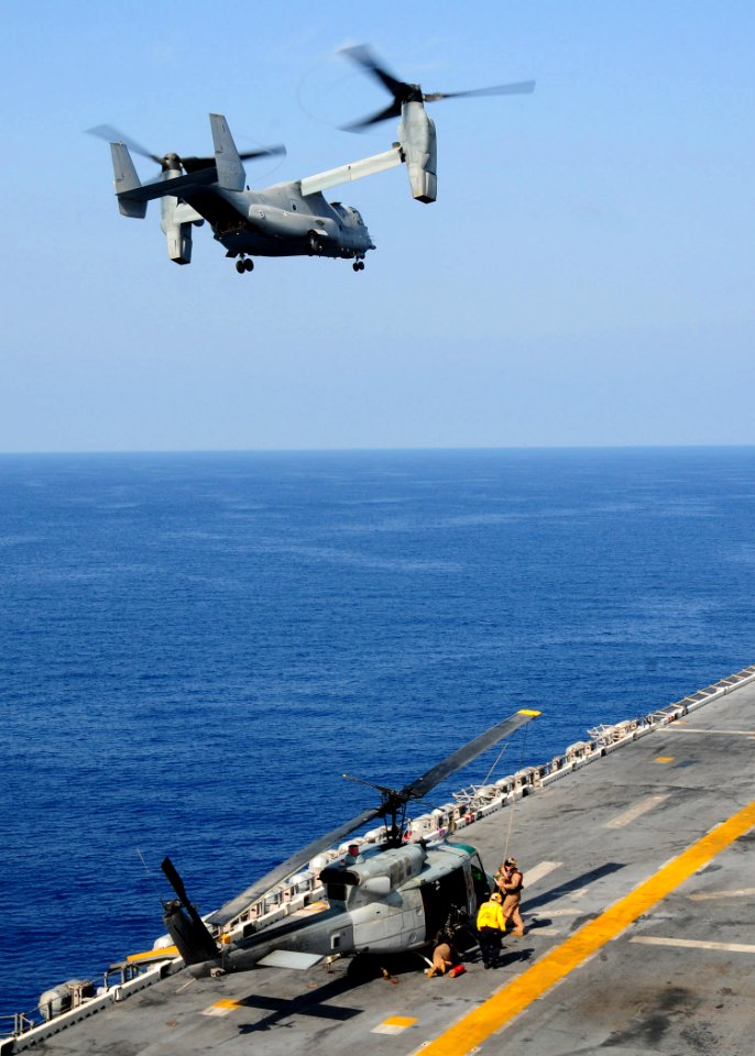 US Navy 091002-N-3165S-447 An MV-22B Osprey assigned to Marine Medium Tiltrotor Squadron (VMM) 263 (Reinforced) takes off from the multi-purpose amphibious assault ship USS Bataan (LHD 5)