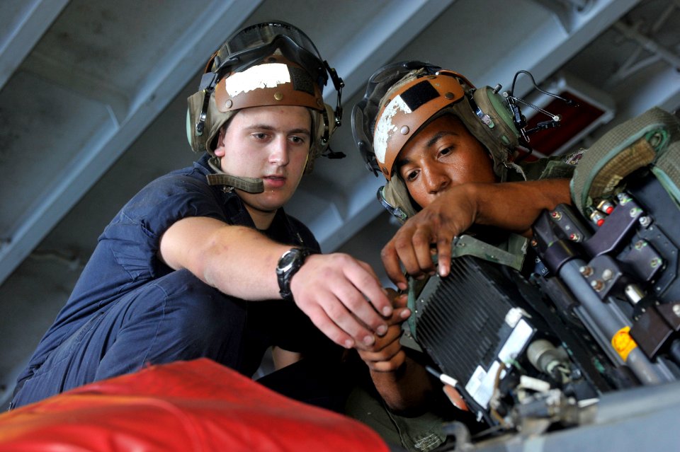 USS Bataan (LHD 5) 140509-N-AO823-058 (13970954688)