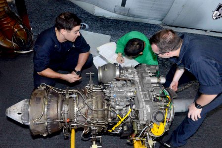 USS BATAAN (LHD 5) 140505-N-JX484-006 (13934316089)