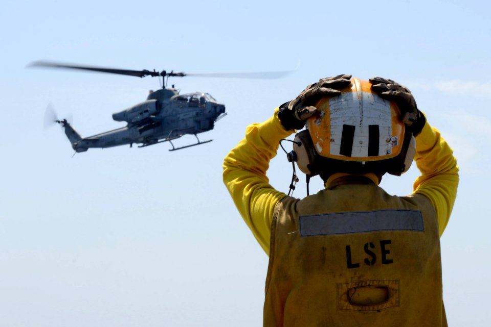 USS Bataan (LHD 5) 140509-N-JX484-011 (14154238051)