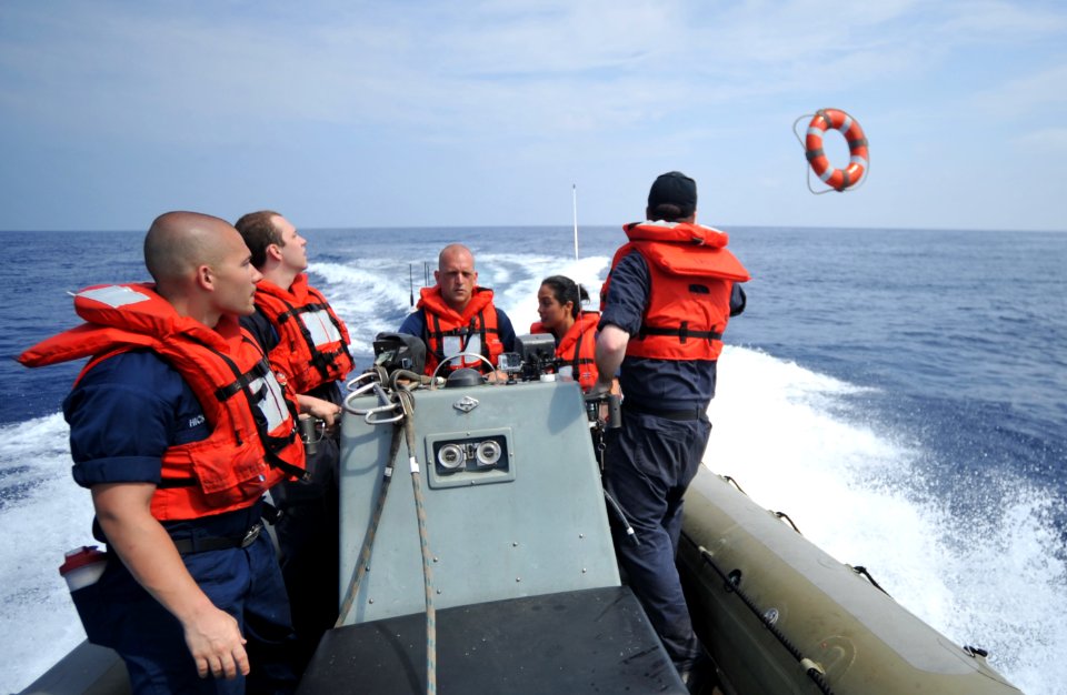 USS BATAAN (LHD 5) 140430-N-IK431-181 (14077147592)