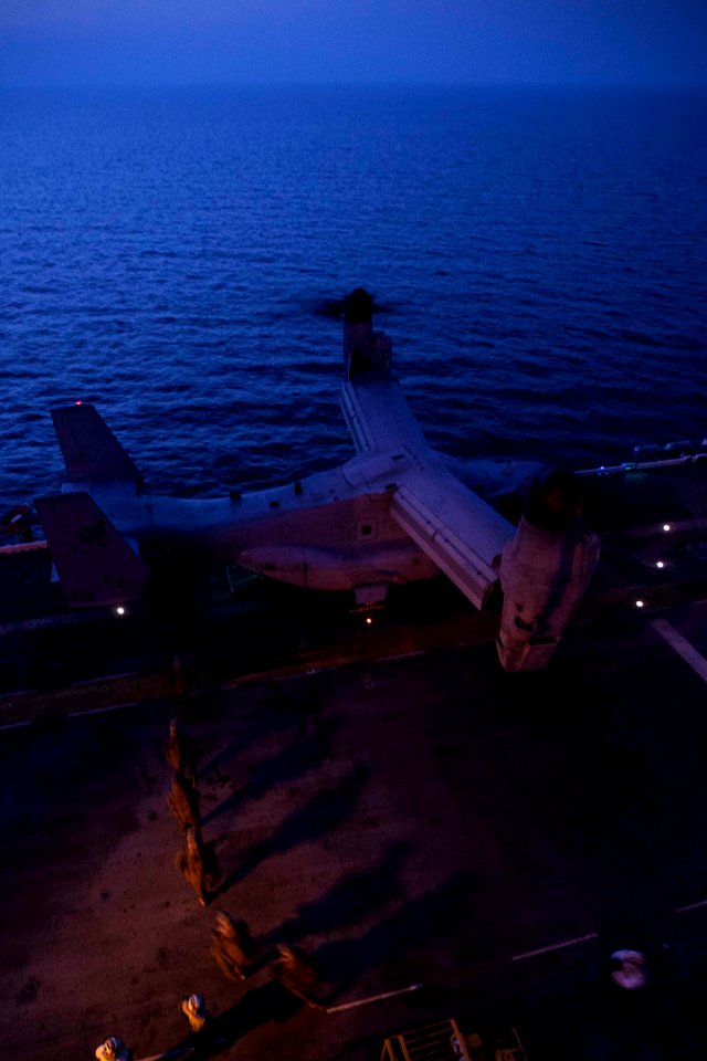 USS Bataan (LHD 5) 140504-M-HZ646-180 (14159072625)