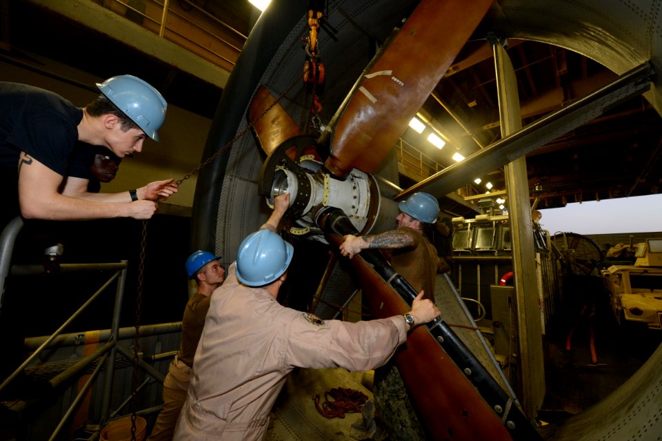 USS Bataan (LHD 5) 140420-N-MW280-713 (13965446525)