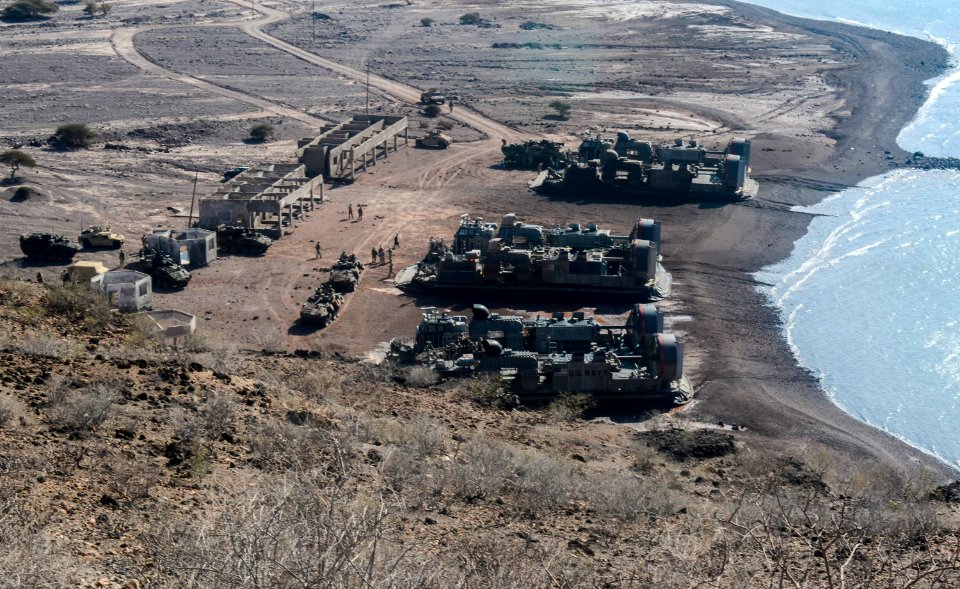 USS BATAAN (LHD 5) 140428-N-MW280-266 (13893687487)