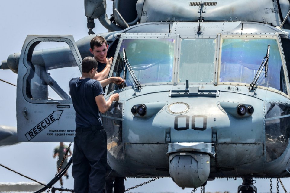 USS BATAAN (LHD 5) 140428-N-HO612-051 (14056740672)