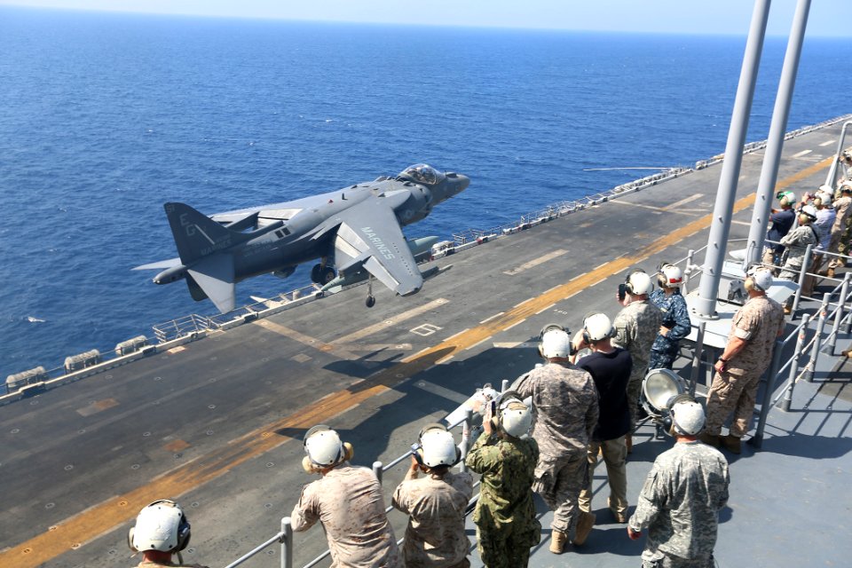 USS BATAAN (LHD 5) 140501-M-WB921-032 (13915118957)