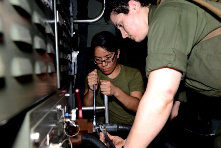 USS BATAAN (LHD 5) 140414-N-JX484-006 (13870578304)