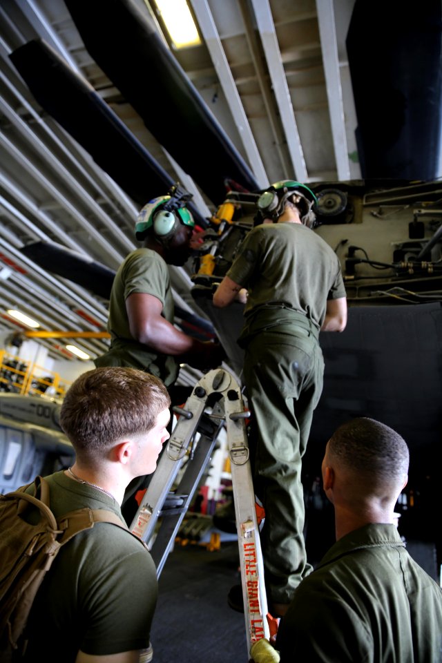 USS BATAAN (LHD 5) 140325-M-VU249-008 (13425240884)