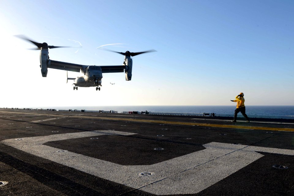 USS Bataan (LHD 5) 140419-N-JX484-065 (13945751372)