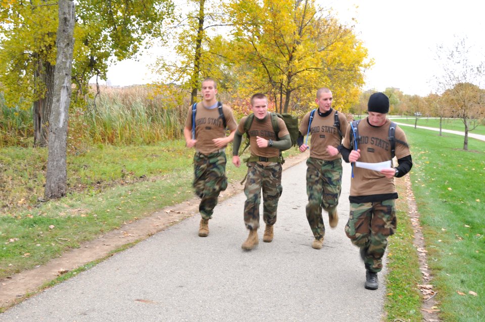 US Navy 091010-N-8848T-916 Naval ROTC midshipmen from The Ohio State University compete in an urban adventure run