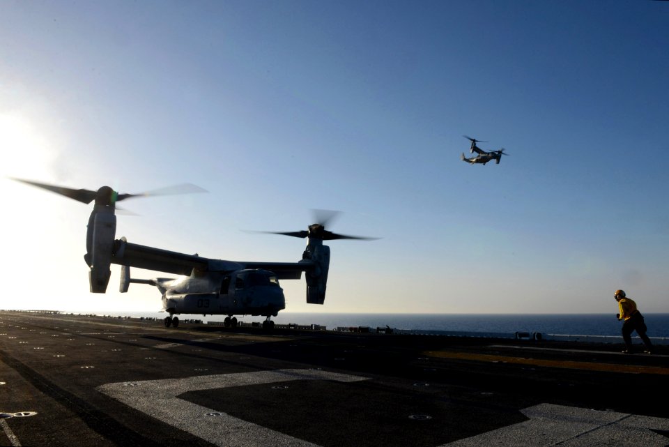 USS Bataan (LHD 5) 140419-N-JX484-092 (13945755081)