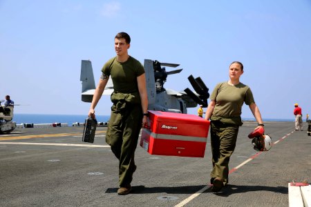 USS BATAAN (LHD 5) 140401-M-VU249-071 (13597999443)