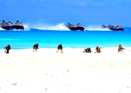 US Navy 091012-N-8132M-172 Marines assigned to the 22nd Marine Expeditionary Unit (22nd MEU), along with Marines from Kuwait and Pakistan