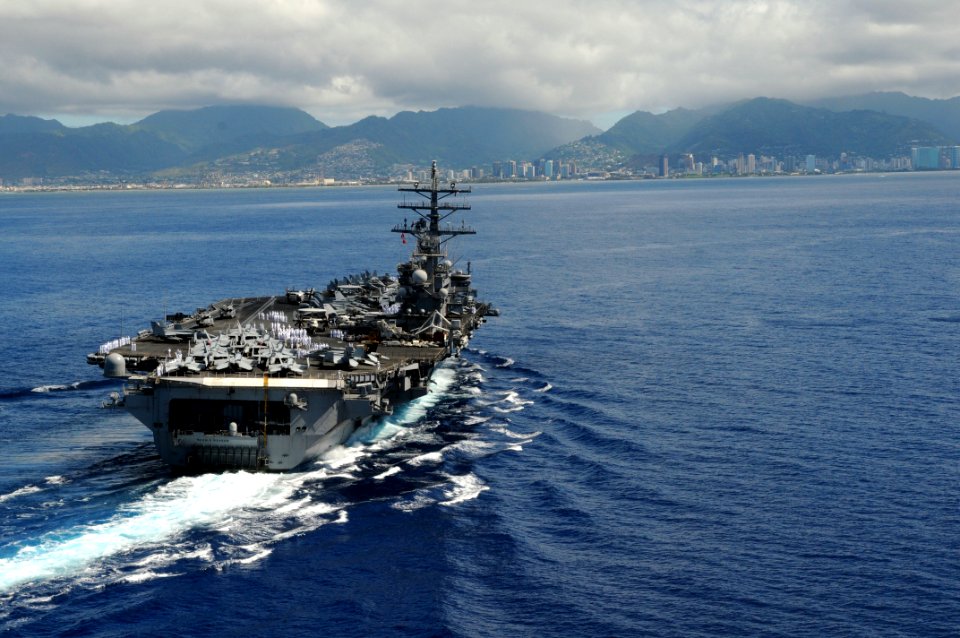US Navy 091013-N-1635S-002 The aircraft carrier USS Ronald Reagan (CVN 76) transits towards Pearl Harbor