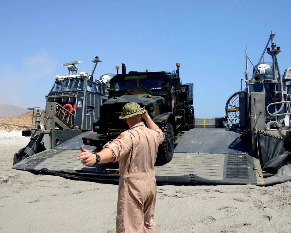 USS BATAAN (LHD 5) 140323-N-HB951-090 (13554994445)