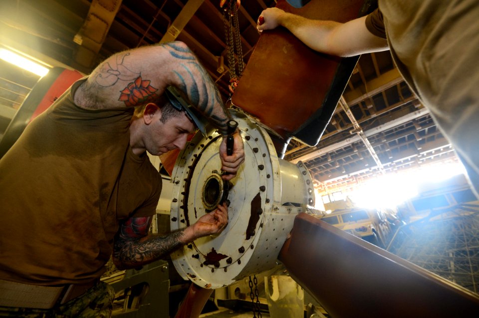 USS Bataan (LHD 5) 140420-N-MW280-517 (13962253912)