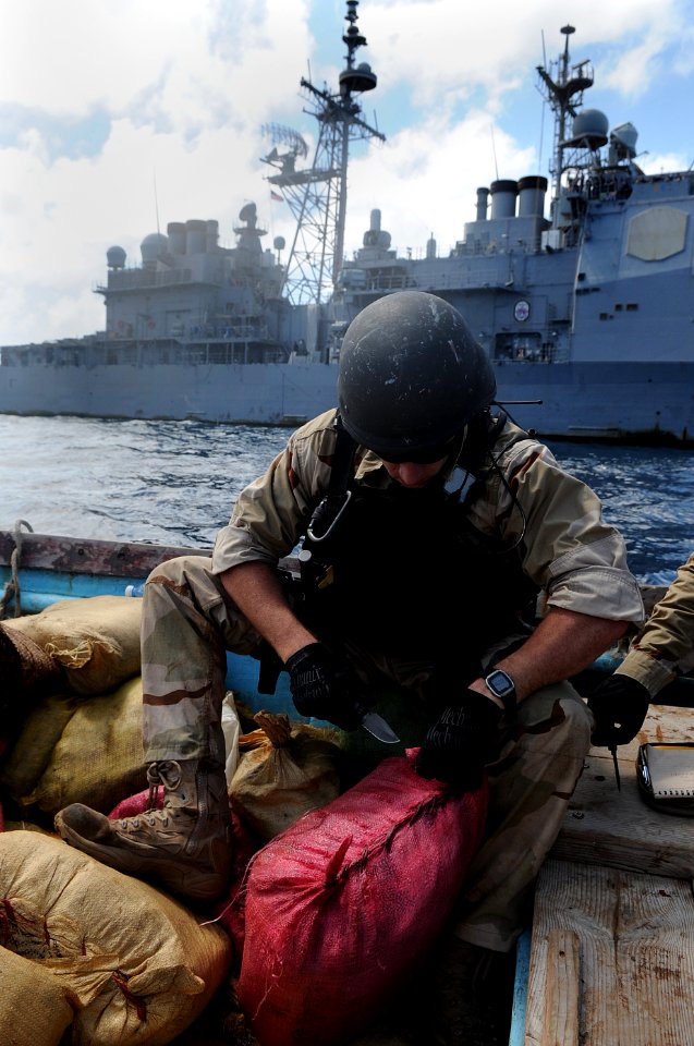 US Navy 091015-N-4154B-203 Gas Turbine Technician (Machinery) 3rd Class Brandon Tysinger, a member of the visit, board, search and seizure team from the guided-missile cruiser USS Anzio (CG 68)