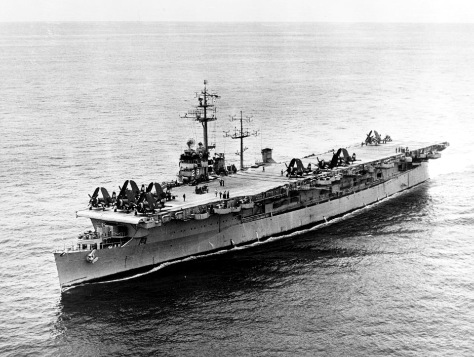 USS Bataan (CVL-29) underway at sea in January 1952