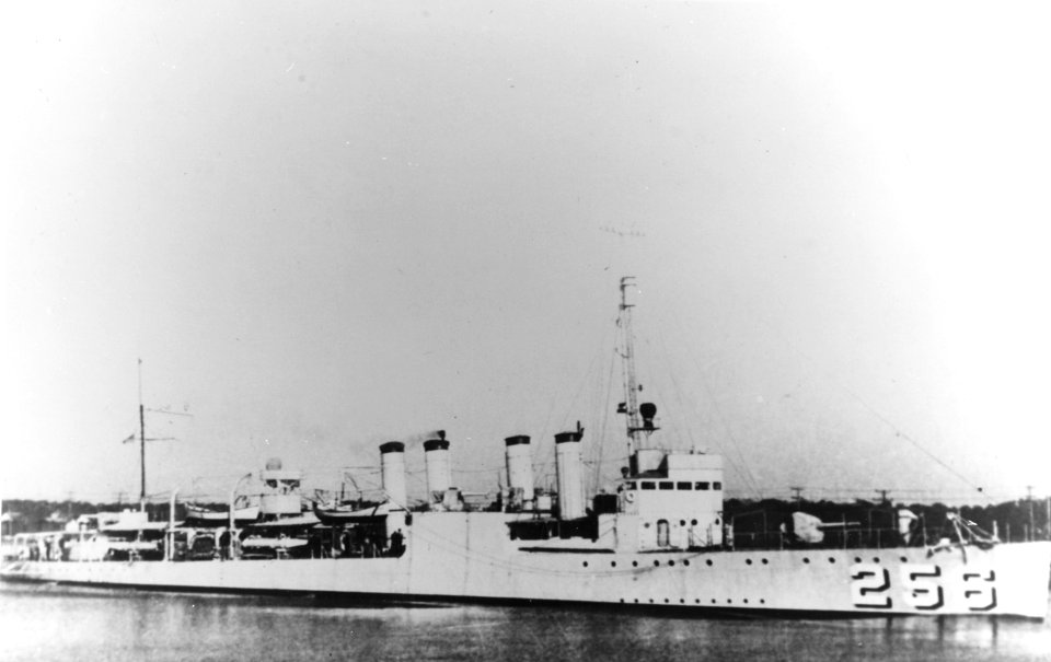 USS Bancroft (DD-256) underway c1940
