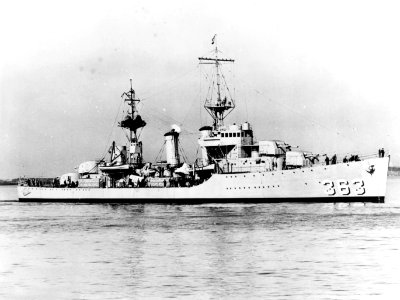 USS Balch (DD-363) underway off Quincy, Massachusetts (USA), on 23 September 1936 (NH 61695)