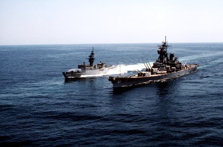 USS Bagley (FF-1069) and USS New Jersey (BB-62), 1983