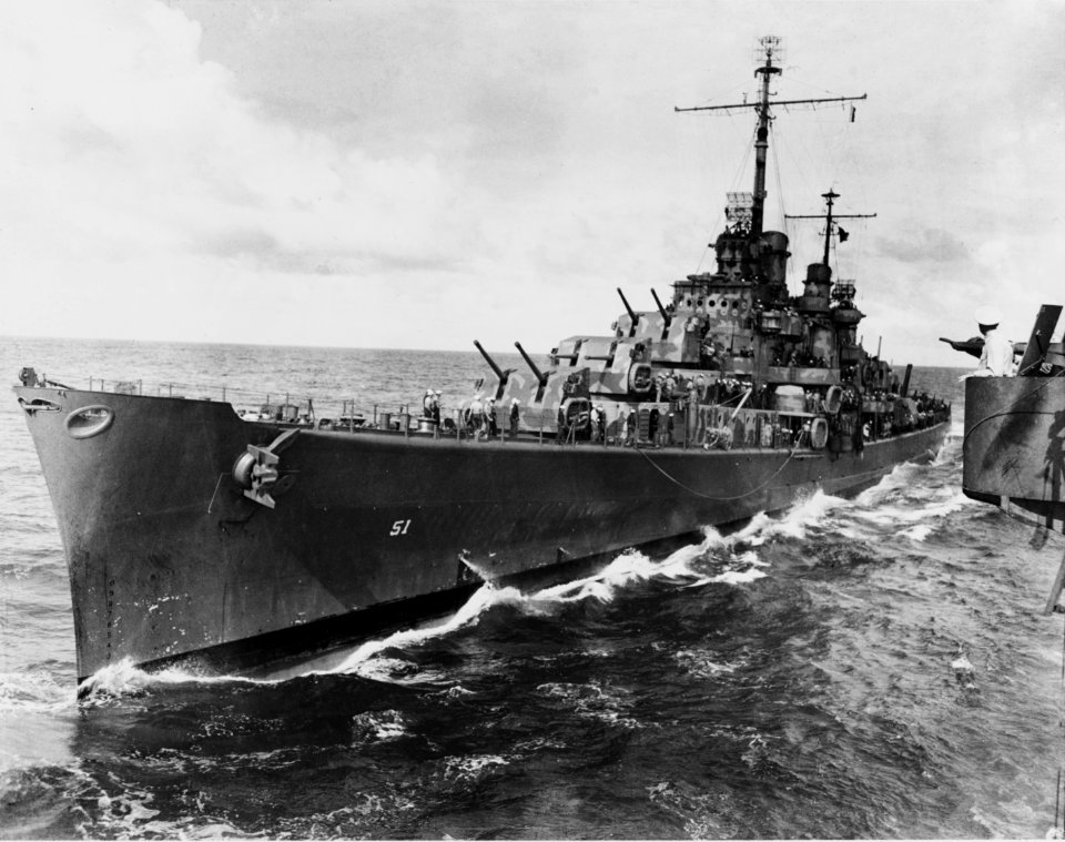 USS Atlanta (CL-51) underway at sea on 16 October 1942 (NH 97807)