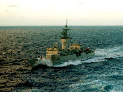 USS Barbey (FF-1088) in rough seas 1990