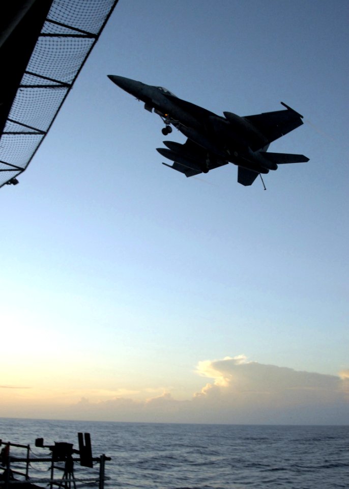 US Navy 091022-N-1644H-288 An F-A-18F Super Hornet assigned to the Diamondbacks of Strike Fighter Squadron (VFA) 102 prepares to land aboard the aircraft carrier USS George Washington (CVN 73)