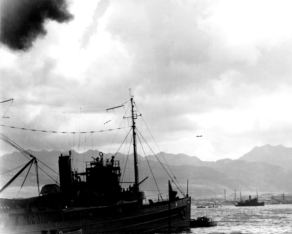 USS Avocet (AVP-4) and B-17 Pearl Harbor