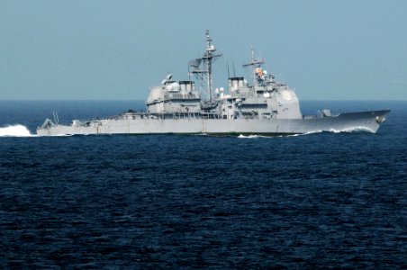 US Navy 091022-N-3038W-200 The guided-missile cruiser USS Chosin (CG 65) transits in the Indian Ocean