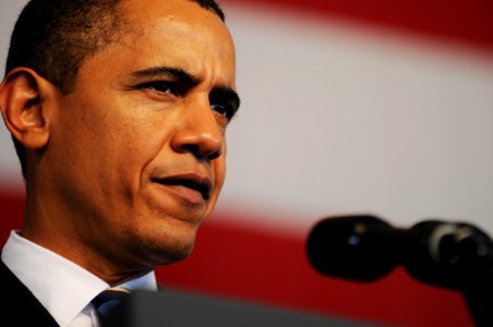 US Navy 091026-N-1522S-008 U.S. President Barack Obama delivers remarks to about 3500 Sailors, Marines and other service members during a visit to Naval Air Station Jacksonville
