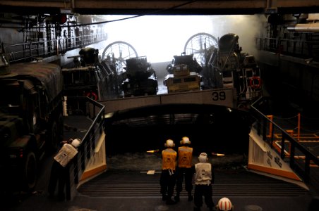 USS Arlington well deck operations 150506-N-GG458-090
