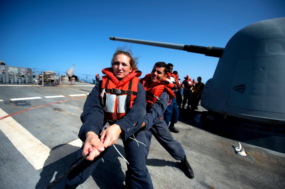 USS Arleigh Burke operations 140925-N-WD757-116
