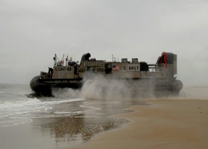 US Navy 091030-N-0924R-084 A landing craft, air cushion from Assault Craft Unit (ACU) 4 departs Onslow Beach at Camp Lejeune, N.C