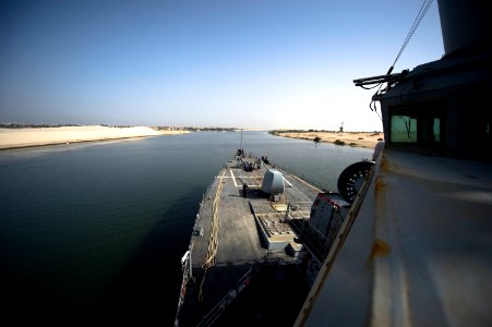 USS Arleigh Burke (DDG 51) 140924-N-WD757-068 (15298384357)