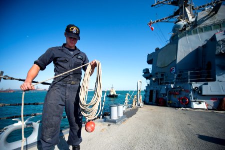 USS Arleigh Burke (DDG 51) 140913-N-WD757-087 (15139246008)