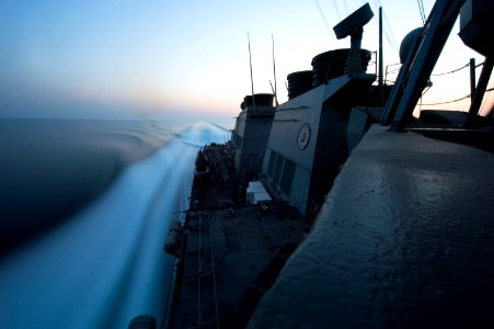 USS Arleigh Burke (DDG 51) 140914-N-WD757-002 (15306493566)