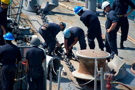USS Arleigh Burke (DDG 51) 140808-N-WD757-037 (14726015659)