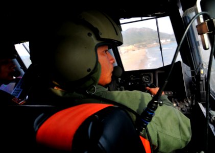 US Navy 091104-N-0807W-362 Chief Gas Turbine Systems Electrical Joel M. Monsalud, assigned to Assault Craft Unit (ACU) 5 embarked aboard the amphibious dock landing ship USS Harpers Ferry (LSD 49), prepares Landing Craft Air Cu