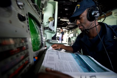 USS Arleigh Burke (DDG 51) 140924-N-WD757-312 (15461850146)