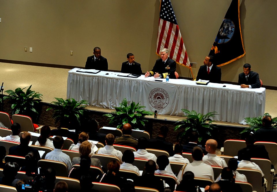 US Navy 091104-N-8273J-043 Chief of Naval Operations Adm. Gary Roughead speaks with ROTC and Navy Junior ROTC students