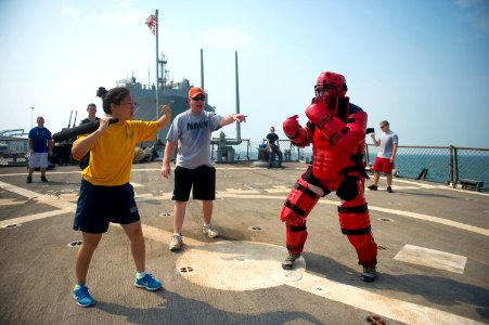 USS Arleigh Burke (DDG 51) 140828-N-WD757-049 (14938131179)