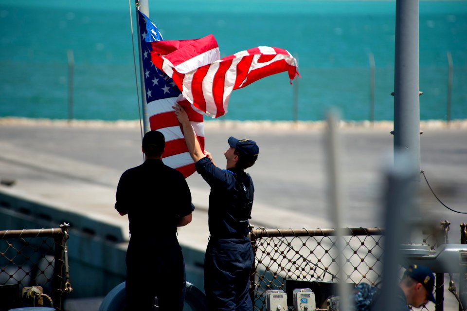 USS Arleigh Burke (DDG 51) 140606-N-WD757-043 (14386151491)