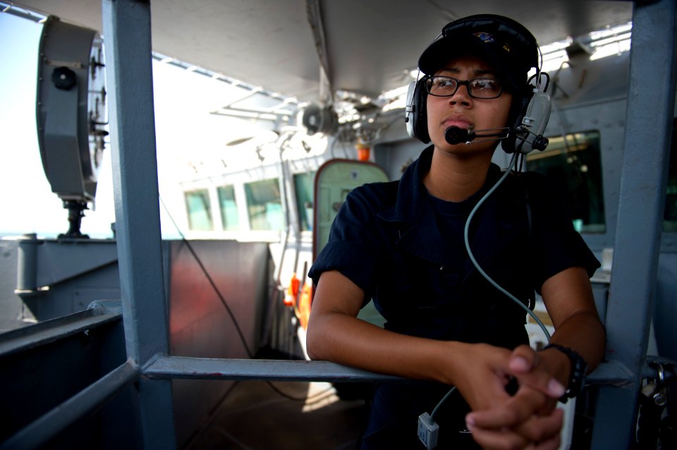 USS Arleigh Burke (DDG 51) 140606-N-WD757-013 (14409672763)