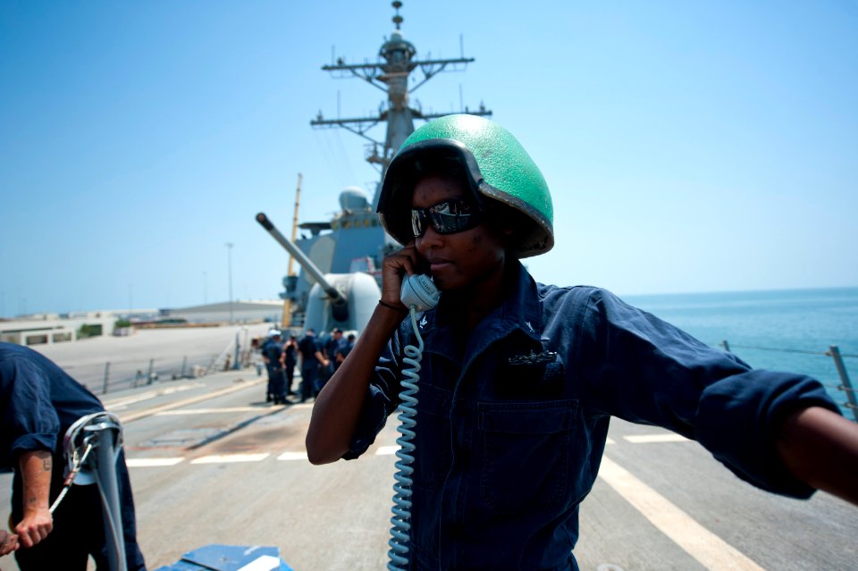 USS Arleigh Burke (DDG 51) 140831-N-WD757-039 (14941009540)
