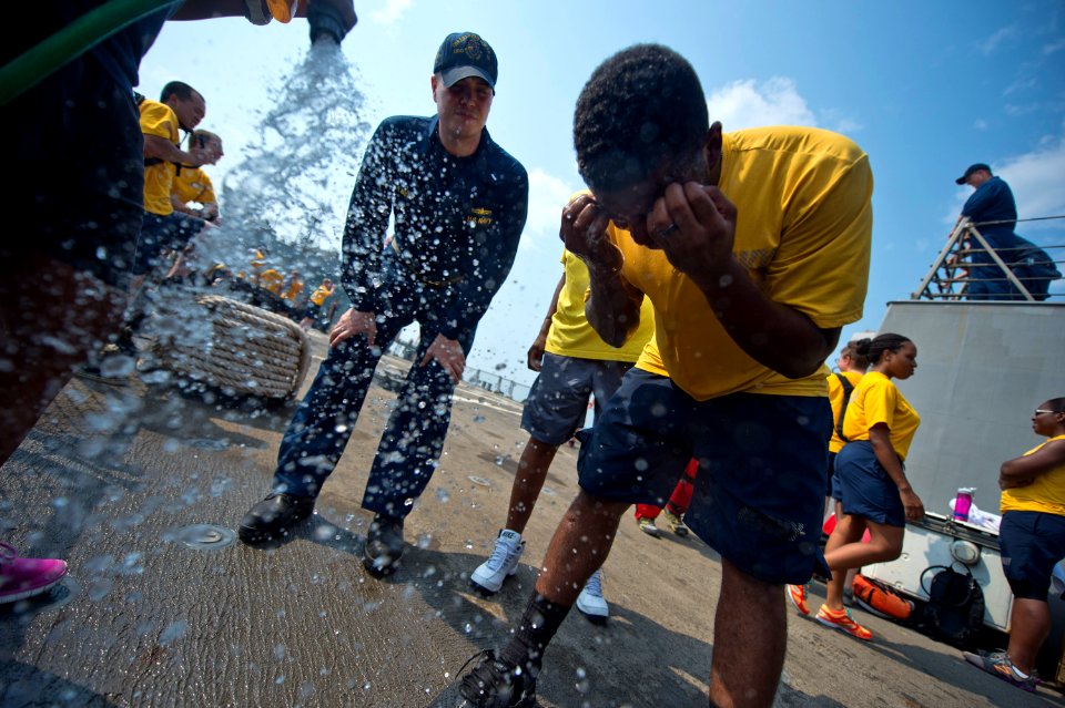 USS Arleigh Burke (DDG 51) 140828-N-WD757-348 (14938258077)