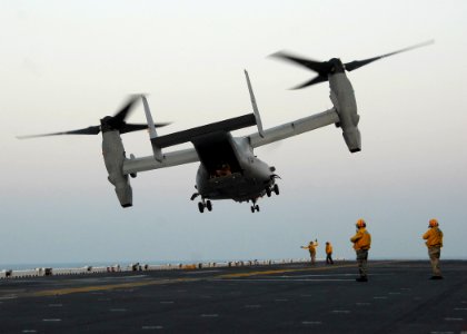US Navy 091106-N-8132M-120 An MV-22B Osprey from Marine Medium Tiltrotor Squadron 263 (Reinforced), 22nd Marine Expeditionary Unit, takes off from the amphibious assault ship USS Bataan (LHD 5)