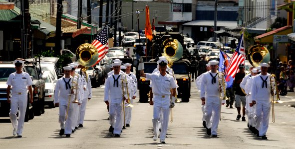 US Navy 091107-N-7498L-127 Sailors assigned to the U.S. Pacific Fleet Band march in a Veteran's Day parade