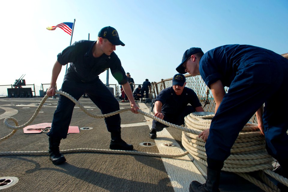 USS ARLEIGH BURKE (DDG 51) 140530-N-WD757-111 (14351230135)